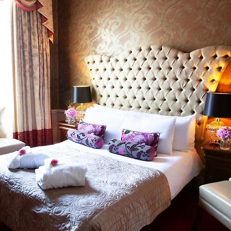 Greville Arms Hotel مولينجار المظهر الخارجي الصورة