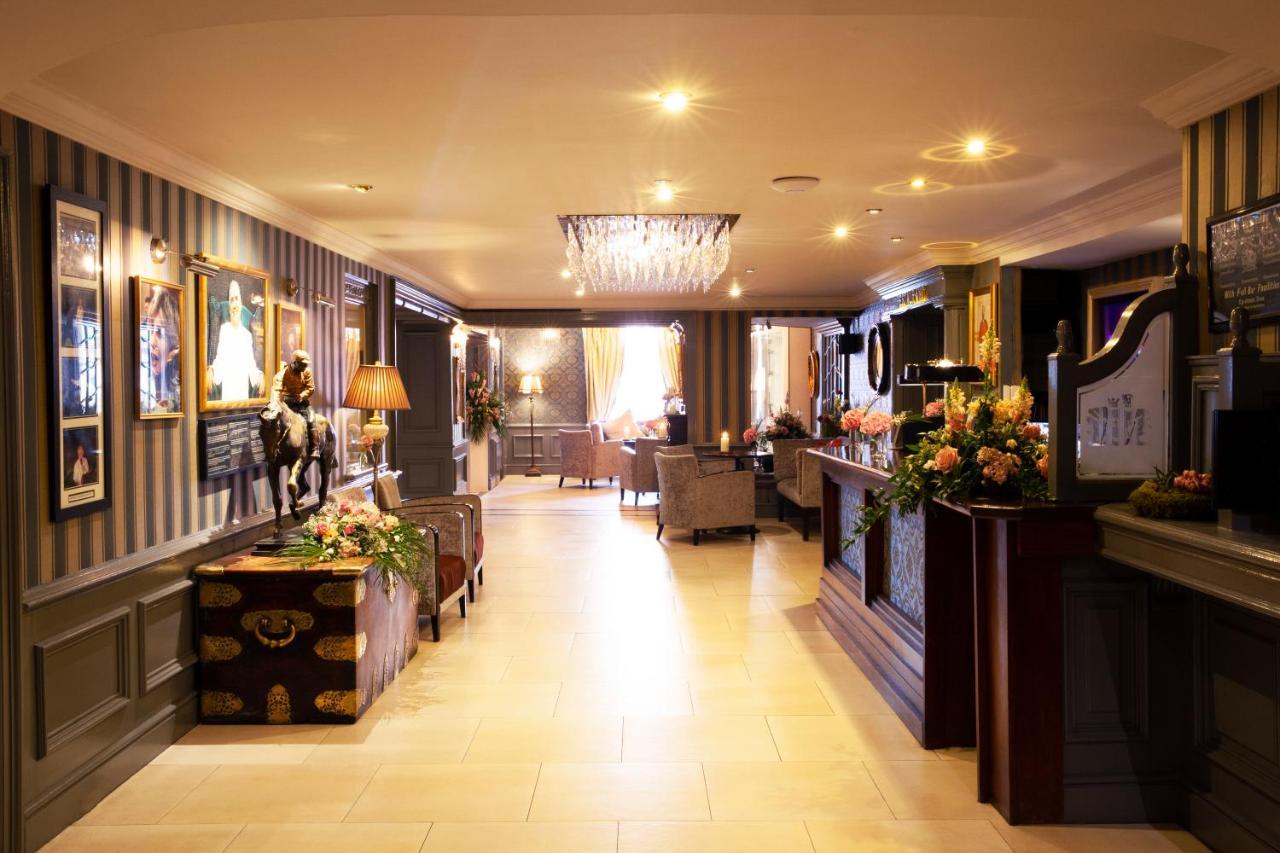 Greville Arms Hotel مولينجار المظهر الخارجي الصورة